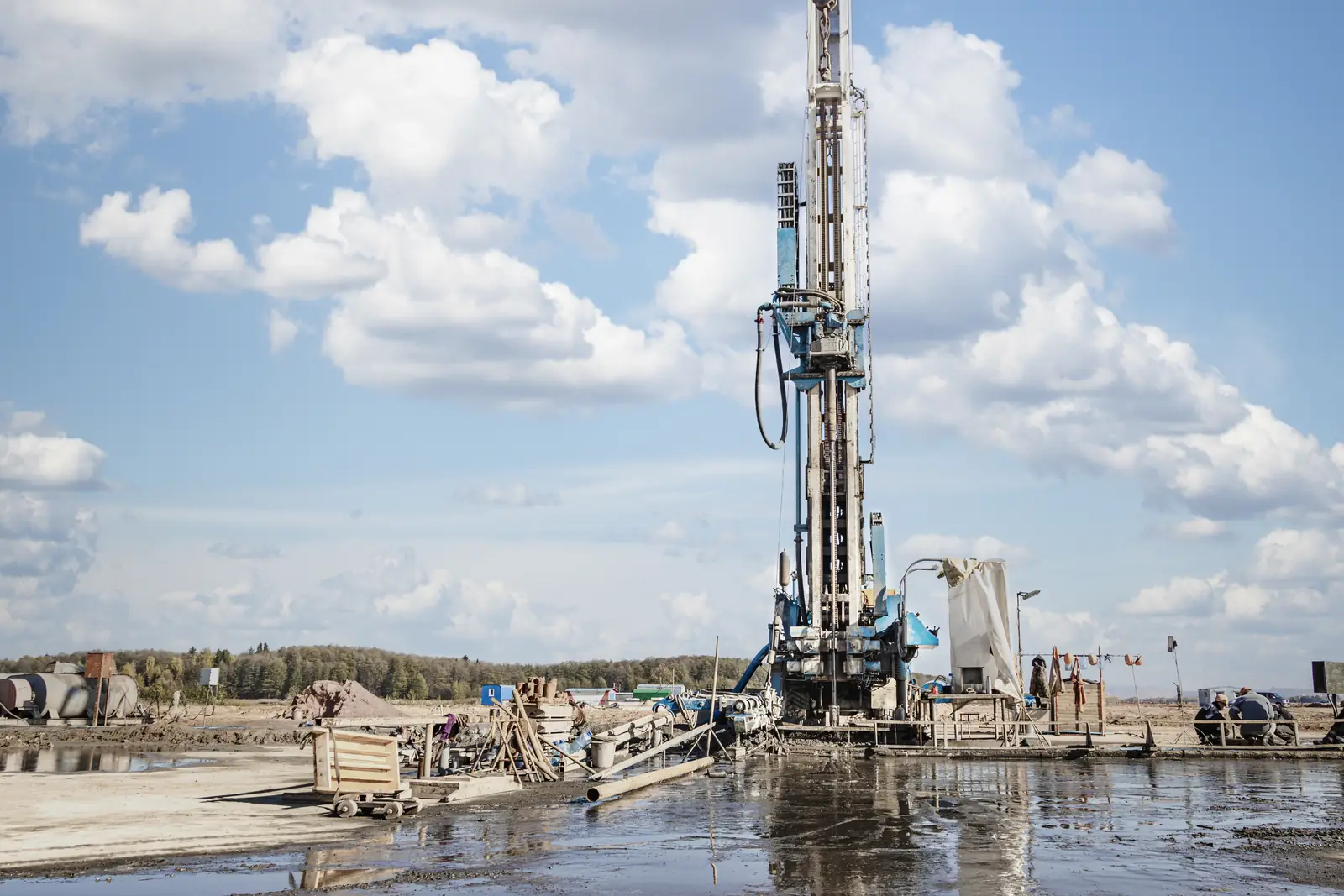 Drill rig. Stock photo, not the Dobbin Project.